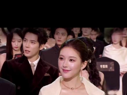 妆教安排~露思星光野玫瑰妆 跨年画这个!#跨年妆容#妆教#美妆#赵露思