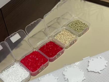 拼豆玩家必看!霉豆腐主题拼豆教程来啦~
一步步教你拼出超逼真霉豆腐,细节拉满超好上手
叁迁造物社手工vlog,宅家就能玩的趣味手作,成品还能当摆件~
#叁迁造物社 #拼豆教程 #霉豆腐拼豆制作 #手工vlog #拼豆手工