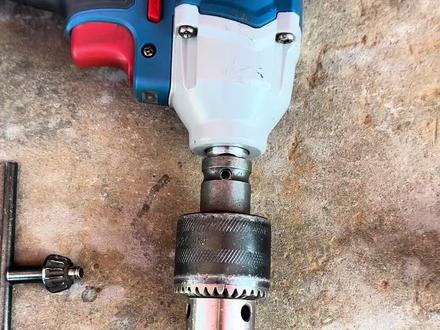 电动扳手改手电钻,打孔拧螺丝一机多用很方便 #五金工具 #维修工具 #电动扳手 #电动扳手转换头 #高性能实用工具