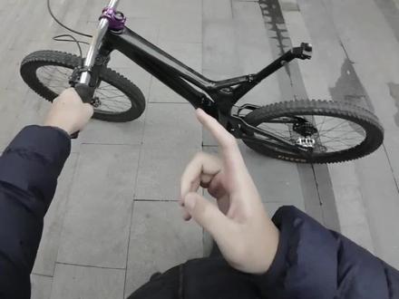 新车第一刷@辰哥专业套狗(得玉米症了暂退两个月) #银天使m29#女骑 #他慢慢不再是一个男孩