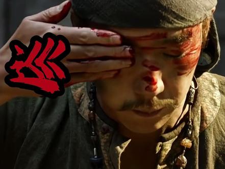 他叫张巡,一个为大唐续命百年的将领。安史之乱中,叛军十三万兵临睢阳城下,这位书生出身的守将,仅率六千八百人死守孤城。
为守住城门,他们杀尽战马、啃光树皮,在绝境中,他甚至献出爱妾分与将士充饥。以一城枯骨为代价,拖垮十二万叛军,硬是为大唐保住了江淮命脉——帝国的经济命脉。城破之日,他被生擒,骂敌至死,不屈而终。三十六员将领一同殉国,四百残兵无一人投降。
后世对他评价两极:有人视之为英雄,以微弱兵力死守孤城,护佑半壁江山;也有人斥之为恶魔,认为“食人”行为已越过人性与文明的底线。或许,张巡本是一个被时代悲剧与战争极端性所扭曲的人物——既不是纯粹的英雄,也非简单的恶魔,而是在绝境中被重塑的悲剧灵魂。
#张巡 #历史 #独白 #历史人物