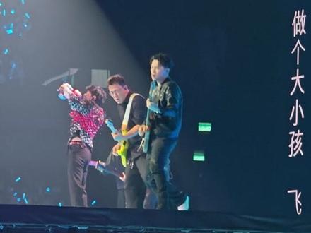 未.你好吗?-澳门站-2025.12.29
开场-《逆战+远走高飞+大小孩+逆战.十年》
#抖音美好跨年季 #张杰跨年演唱会抖音特别场 #一人一首张杰 #未你好吗