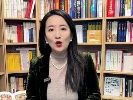 中文:世界最美的语言 同频的人相逢有多畅快!19岁湖南女孩,跨越1700多公里,在长城朗诵《清平乐·六盘山》,将中文之美,诗词之美阐释的淋漓尽致。中文之于我们,不仅是一门语言,更是一种文化的传承和精神的寄托。它让我们知道,我们从哪里来,要到哪里去;让我们在迷茫时,能从诗词中找到力量;在孤独时,能从文字中找到慰藉;在骄傲时,能从历史中找到谦卑。而中文之于世界,是读懂古老东方的钥匙,更是承载五千年智慧和浪漫的星辰。#中文 #少年意气 #长城 #清平乐 #六盘山