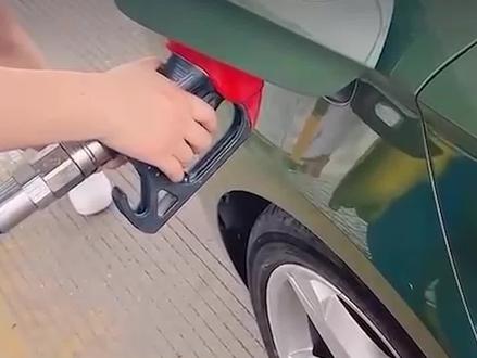 加油时频繁跳枪,是不是车子坏了#用车知识 #加油 @抖音汽车 @抖音小助手