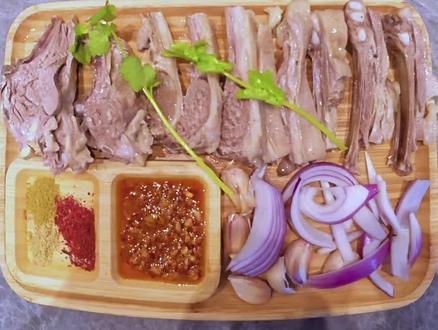 人生没有捷径,好味道靠现煮,好生活靠实干#真实生活分享计划 #手抓羊肉 #抖音美食创作人 #餐饮人的日常