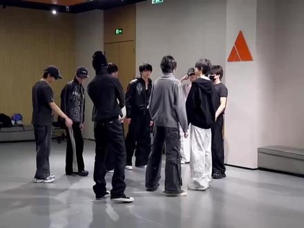 TF家族新音纪录片之《美杜莎》片段