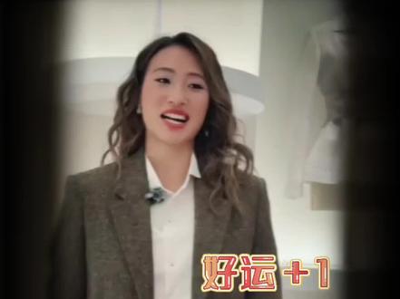 2026年是郑钦文的第二个本命年,她会有突破吗? 已确定参加澳网的郑钦文接受采访,他非常清醒,理性,知道自己需要什么、想要什么。
♥今年缺席下半赛季是意料之外,没想到手术恢复过程如此漫长;
✌法网八强是突破,但还不够;
🔥希望明年能打满整个赛季,并在参赛的每一站都突破;
⭐心态放平,慢慢找到比赛的感觉,不能急于求成,一步一步走;
☀ 希望明年在1000赛和大满贯上取得更好的成绩。
#网球 #郑钦文