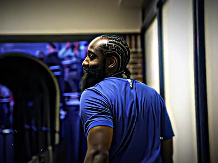 詹姆斯哈登的六年更换五队,哈登被交易到骑士搭档米切尔,36岁的哈登或许这是他最后的夺冠机会,也是他最好的夺冠机会#哈登 #骑士