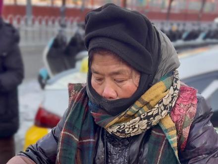 今天拜访一下网上特别火的“魔丸版”大姨,这性格真的太好了 #路边摊美味 #沈阳街边小吃 #分享家乡美食 #为家乡美食打call #小赵的探店日记