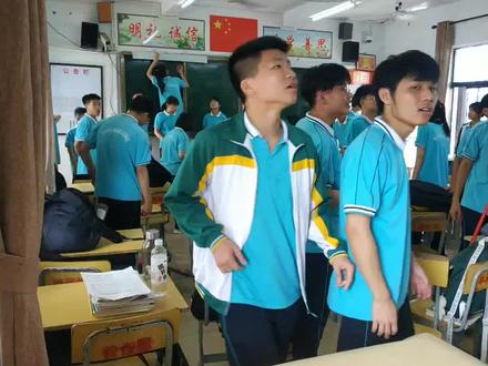 #万宁中学 #高考 明年就到你们啦,加油!#青春校园