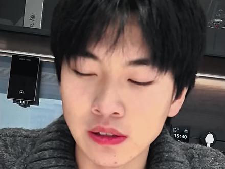 怪为难的,哈哈,我不笑他,我自己都给自己整笑了😂#搞笑 #儿子的作用 #开心就好不必正常 #内容过于真实 #每个动作都是戏