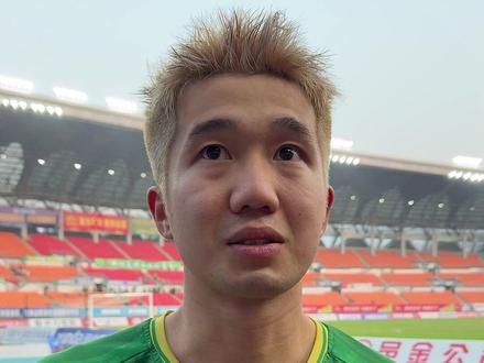 郴州队球员蒋政:感谢每一个人 同时也感谢自己 #湘超 #郴州 #湘超八强