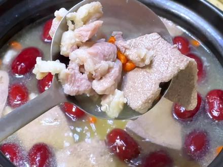 秋季干燥多喝汤水,来一碗让你脸色红润的瘦肉猪肝汤,滋补又润燥 #在家做美食 #简单美食 #美食vlog #爱生活爱美食 #养生汤 #猪肝瘦肉汤 #枸杞红枣 #清肝明目 #养颜养生