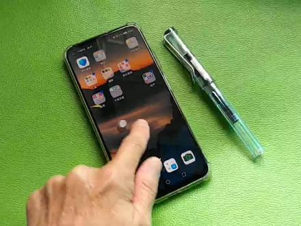 手机实用小技巧,悬浮球让单手操作手机变得简单方便#手机使用小技巧 #玩转手机 #手机 #技巧