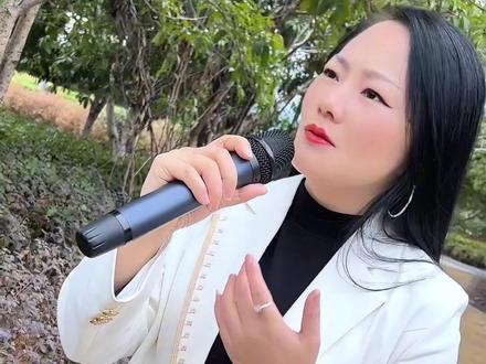 还记得曾经的那个人跟你说过的誓言吗?怎么突然间就找不到了……#西海情歌 #户外唱歌 #小西丐 @小西丐(收学员)