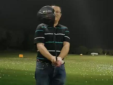 今年第一次来cbd练习场练会球,用ping G410一号木杆头配上Tour AD-XC系列5s杆身 绝对的好使