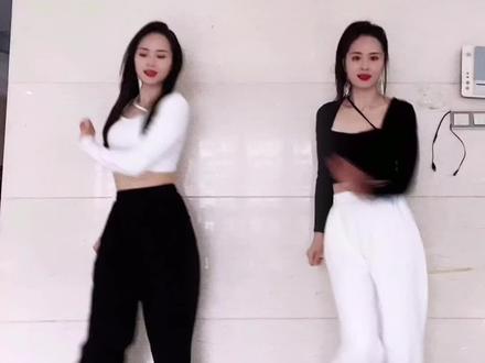 这个同框画面有点酷?教程来啦!
简单易懂。#教程 #零基础学舞蹈 #最幸福的人@DOU+小助手 @抖音小助手