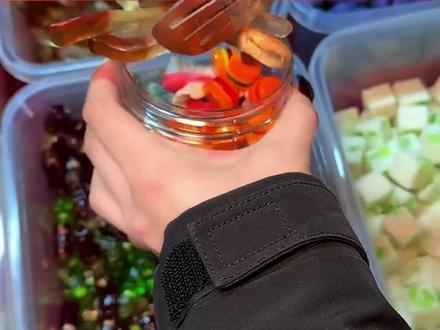 回族人天塌了!!!#回族人 #水果软糖 #娱乐评论大赏