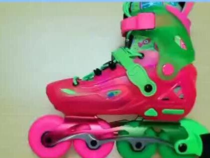 #米高轮滑鞋 怎么调节大小,按钮式4码可调你学会了吗? #儿童轮滑鞋#轮滑鞋 #学轮滑#爱轮滑