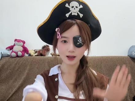 勾子的使用方法 哈哈哈 #加勒比海盗 #海盗船长