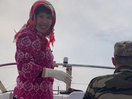 跟着云姐了解生蚝在什么样的地方长大!