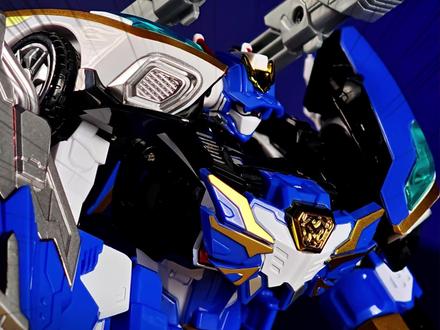 炫卡斗士W!!炫蓝闪电!!!闪亮登场!! 这次再也不会认错了!!!#炫卡斗士#玩具 #迷你特工队