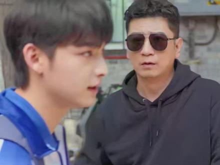 4.霍建华、田雨新剧<<轻年>>:绝症富豪豪掷千金“改造”叛逆少年,奢侈体验引发父子与友邻的激烈观念冲突。 #电视剧轻年 #影视解说 #好剧推荐 #霍建华 #田雨