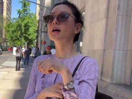 李英爱问张凌赫很有名对吗? 李英爱 张凌赫GUCCI大秀邻座互动#张凌赫gucci #李英爱 #张凌赫好帅 #张凌赫李英爱秀场同框 #GUCCI大秀
