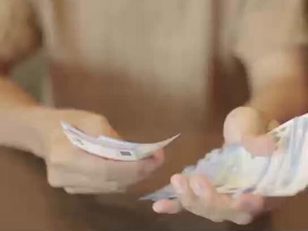 金价暴跌130美元 全球最大黄金ETF疯狂抛售 美联储一个信号正在摧毁黄金的底层逻辑#黄金 #金价 #金价行情