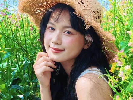 花季人像怎么拍 ⎜ 如何用action6把人拍好看
很少有人拿运动相机拍摄人像创意,大疆action6传感器升级+可变光圈,画质不输单反拍摄人像,别再让action6只当运动相机啦~
📷拍照参数:
⭕ 照片格式:jpeg+raw(大宽容度方便后期调色)
⭕ 画幅:L 16:9 (8k分辨率)
⭕ 镜头畸变:标准(畸变矫正)
⭕ 光圈:自动F2.0-4.0
⭕ ISO:100-800
⭕ 曝光:+0.3~0.7EV(肤色透亮)
⭕ 焦段:*2
📷肤色透亮的直出参数:
⭕分辨力:4K 60帧
⭕ 模式:人像模式
⭕ 滤镜:富士CC滤镜
⭕ 曝光:+0.3~0.7EV(肤色透亮)
⭕ ISO:白天100-800
⭕ 白平衡:自动
⭕ 色彩:普通10bit
💻导出tips:
⭕ 分辨率选择了4k,导出时候要选择4k画质才会超清,如果拍摄1080,导出选择4k是会没这么高清哒
#大疆Action6 #action6 #运动相机 #油菜花拍照 #油菜花摄影