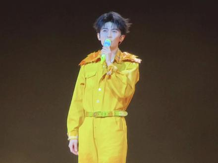 小童不哭!青春万岁!#赵小童 #赵小童生日会 #赵小童找笑桶