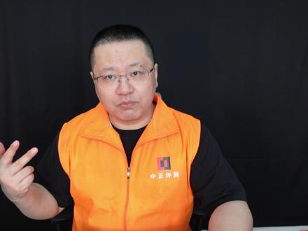 中正评测:宏碁掠夺者擎NEO,i9-14900H 有些机器我显然不是不开箱,我还是很尊重GZH朋友们的点名的。
这个机器2个原因,以前的同款又平庸,又吵吵,实在是印象太差,不想自虐。
第二,我买过N次,都被砍单,不让我买,哈哈,这次买到了,就开箱了。
机器缺点是偏重,其他没大问题。
重的同时,性能并不出众,但是也不差就是了,就是个普通。
CPU性能普通、显卡性能普通、屏普通、做工质感档次感都普通。
噪音比之前几代同款记性小很多很多,算是明显提升,不过今年的机器大多都很安静。
价格8699原价肯定是贵了,不值得考虑,应该考虑各种i7-14650HX的机型,更划算。
补贴后6924元,则还行。