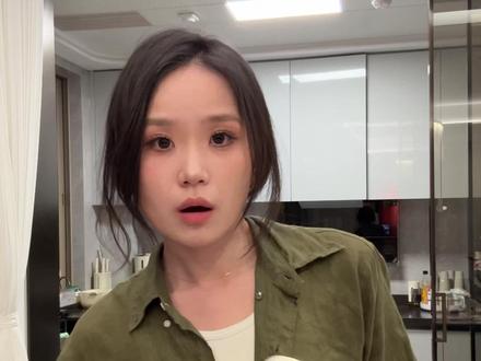 百万博主胡楚靓平时是怎么拍视频的!花絮! 现场表演一个干拔#跟着胡楚靓学拍抖音 哈哈哈哈哈#拍摄花絮 #花絮 #跟着胡楚靓学化妆 #沉浸式