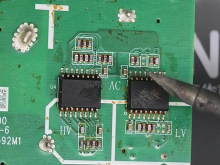 电路板焊接小技巧 #电路板维修#汽车维修