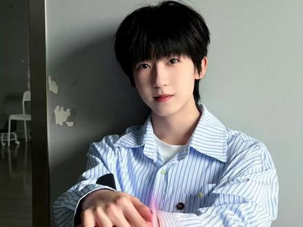 亲愛的 生日快乐 我们永远在一起#杨博文#杨博文生日快乐 #杨博文生日线下 #杨博文生咖#杨博文16岁生日快乐