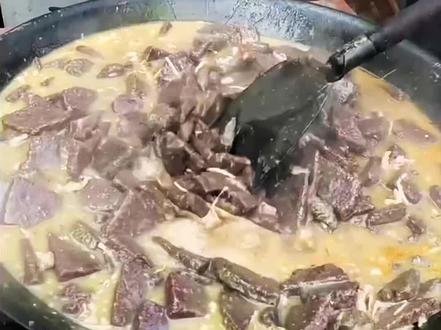 #米血米雪 这种用大鼎煮的米血你们吃过吗#地方特色美食#古早味美食
