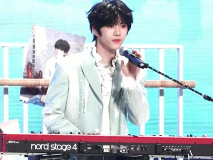 内娱第一位调料塑爱豆 #抽象 #TF家族 #tf家族新年音乐会 #张函瑞