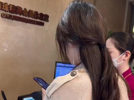 看完这个视频,教你如何免费在郑州机场南航头等舱休息室薅羊毛,品尝河南特色美食~#郑州 #南航 #头等舱休息室