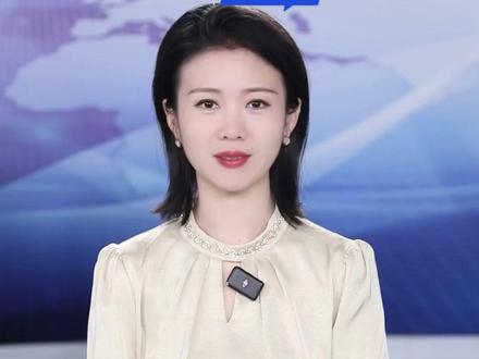 粤电力A:暂无大规模拟投建的新能源项目
大家好,欢迎收看证券日报市场简讯。
首先关注公司动态,粤电力A5月29日发布公告称,公司股票于2026年5月27日、5月28日连续两个交易日收盘价格涨幅偏离值累计超过20%,属于股票交易异常波动。目前公司基本面未发生重大变化,而股票价格短期波动较大,敬请广大投资者关注可能存在的二级市场炒作风险,审慎决策,理性投资。截至2026年3月末,公司风电控股装机389.48万千瓦、光伏控股装机489.25万千瓦,目前公司在建新能源项目约80万千瓦,拟建新能源项目约159万千瓦,暂无大规模拟投建的新能源项目。目前公司主营业务为火力发电及新能源发电,2025年度公司售电收入占公司营业收入比例达98.09%。克拉玛依项目主要通过光伏发电业务获取收益,预计未来12个月内投资收益不会对公司的生产经营带来重大影响。
从市场表现看,同花顺iFinD数据显示,5月29日,粤电力A涨停,收盘报8.88元,成交额为10.24亿元,换手率为4.56%,流通市值为226.92亿元,其所处电力行业涨幅为2.4%。
从行业视角看,东吴证券研究所研报认为,中国的能源优势转化为AI的中国优势,AI需求爆发,价值量膨胀驱动中国电力资产价值重估。电力板块,AI驱动电力供需反转,电价企稳回升,电力公司积极拓展算电协同项目落地,建议关注绿电、火电。
感谢收看,我们下期再见。
(见习记者:丛可心 审核:赵子强、王江浩)
