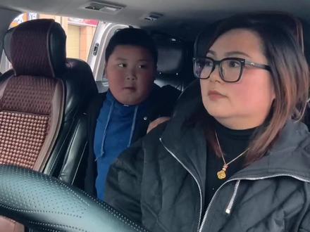 这个该怎么解释?#车内拍摄 #家庭游玩 #小胖日常#日常搞笑