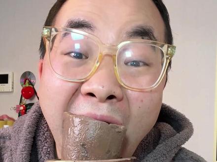 冻奶茶的快乐我懂了~谁发明的! #喜茶 #苦巧咸酪碎银子 #测评 #奶茶一杯快乐加倍 #冷冻才是奶茶的正确打开方式