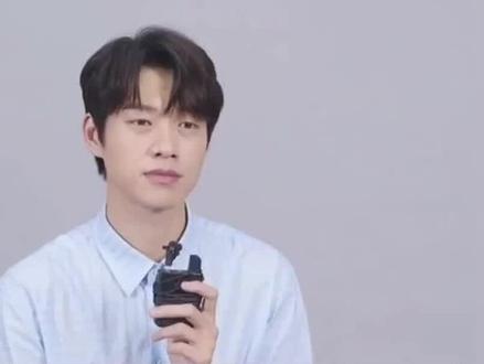 曝秦岚聚餐后去魏大勋家#明星#娱乐