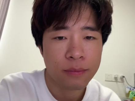 1,存储空间无上限 2,照片视频,live图都可以,3,只要有网,打开不卡顿 4,抖音日常使用频率高,随时可以打开看 5,抖音好像有个“去年或者前几年的今天”的功能?把当年这个时候的内容推给你看? 6,设置成和某些相关的朋友可见,共享回忆7,其他设备登录抖音就可以直接“同步照片视频”,都不用再传一遍了 #记录生活 #icloud空间不足 #备份照片 #手机空间不够怎么办