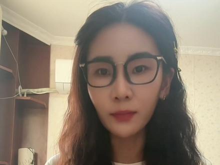 很久很久以后,才明白她不是属于我的花,我只是遇见了她的盛开。#良陈美锦 #叶限 #董思成