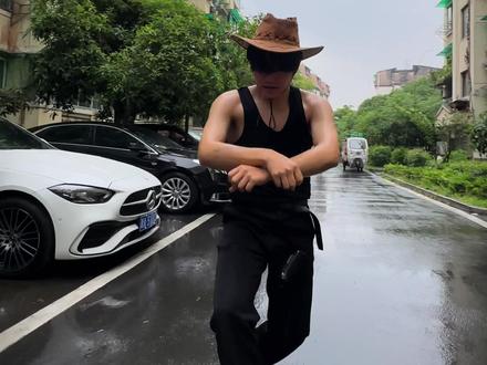分手emo了但只会跳蒙古舞时 #蒙古舞 #emo #舞蹈 #情绪 #郭大圣