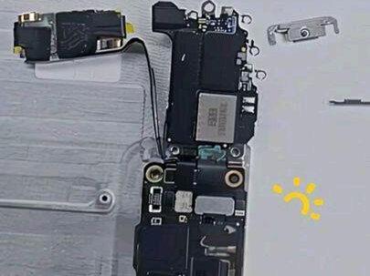 #数码科技 #iphone拆机 #手机维修拆机 #爆改苹果
#自己动手 有动手能力的,喜欢自己动手的,自己超低成本搞一台17Pro来用用