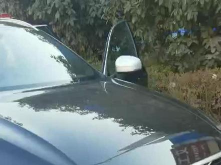 今天教大家拆卸一台沃尔沃xc60门板 刷到这段视频的 抖友 千万不要划走 重点在后面😊