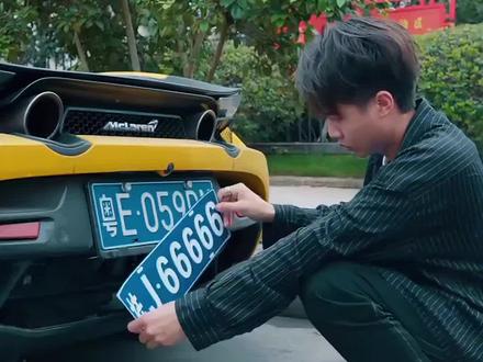 想当年曾有三位女生 在公开场合表白许华升!