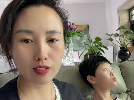 佳琪就是你们认为的特殊孩子 佳琪虽然是特殊孩子,我们从来没有嫌弃过她,应该给她更多的爱#特殊孩子的生活日常