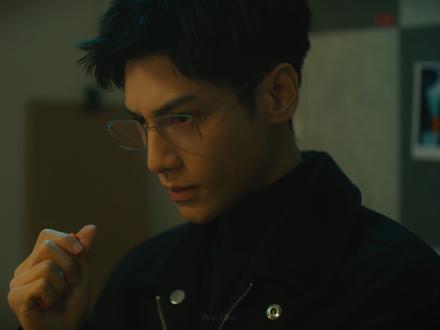 有意思,模仿蜘蛛杀人,背后竟然是为了毒品? #剥茧把悬疑味拍的太足了 #剥茧